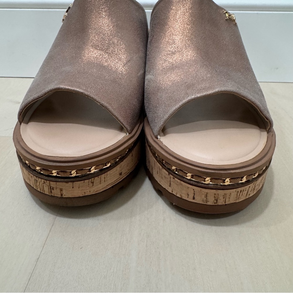 Karl Lagerfeld Paris Clarina Platform Sandal Latte Women's 10 Metallic Brown - Picture 6 of 16